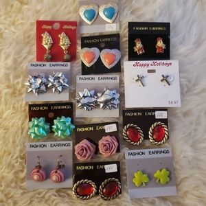 Assorted earrings (all included!)